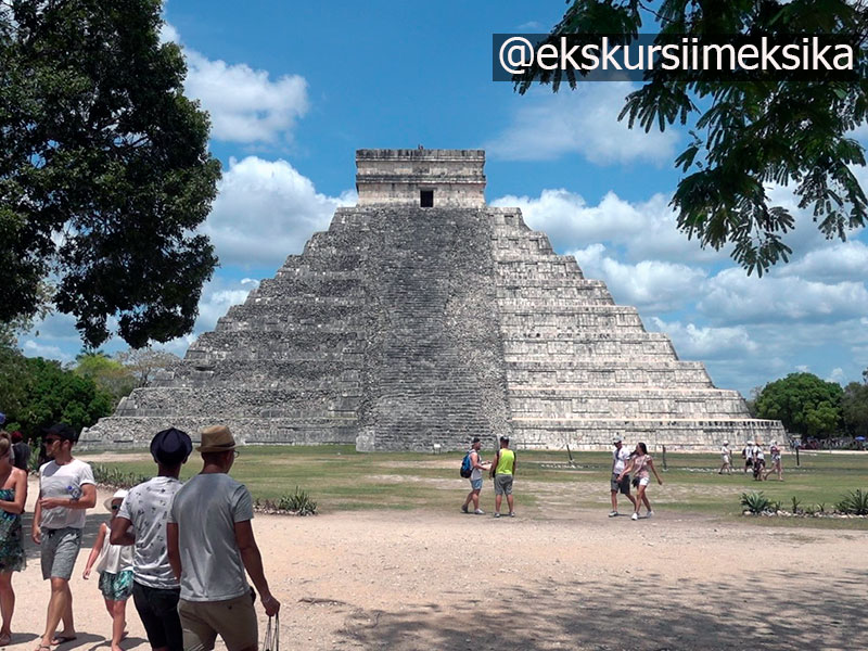 Могущественные пирамиды Майя в Мексике