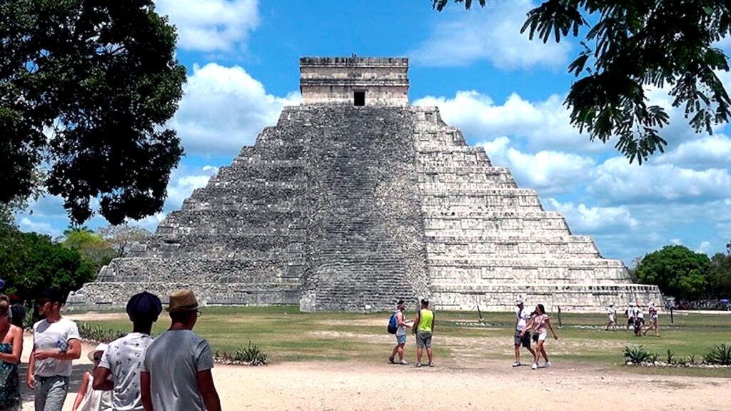 пирамида кукулькана чичен ица мексика фото