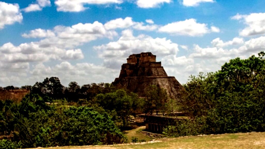 ушмаль мексика пирамида волшебника