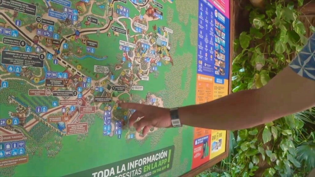 Браслет Xcaret Plus отличается цветом — с ним открыты все зоны парка.